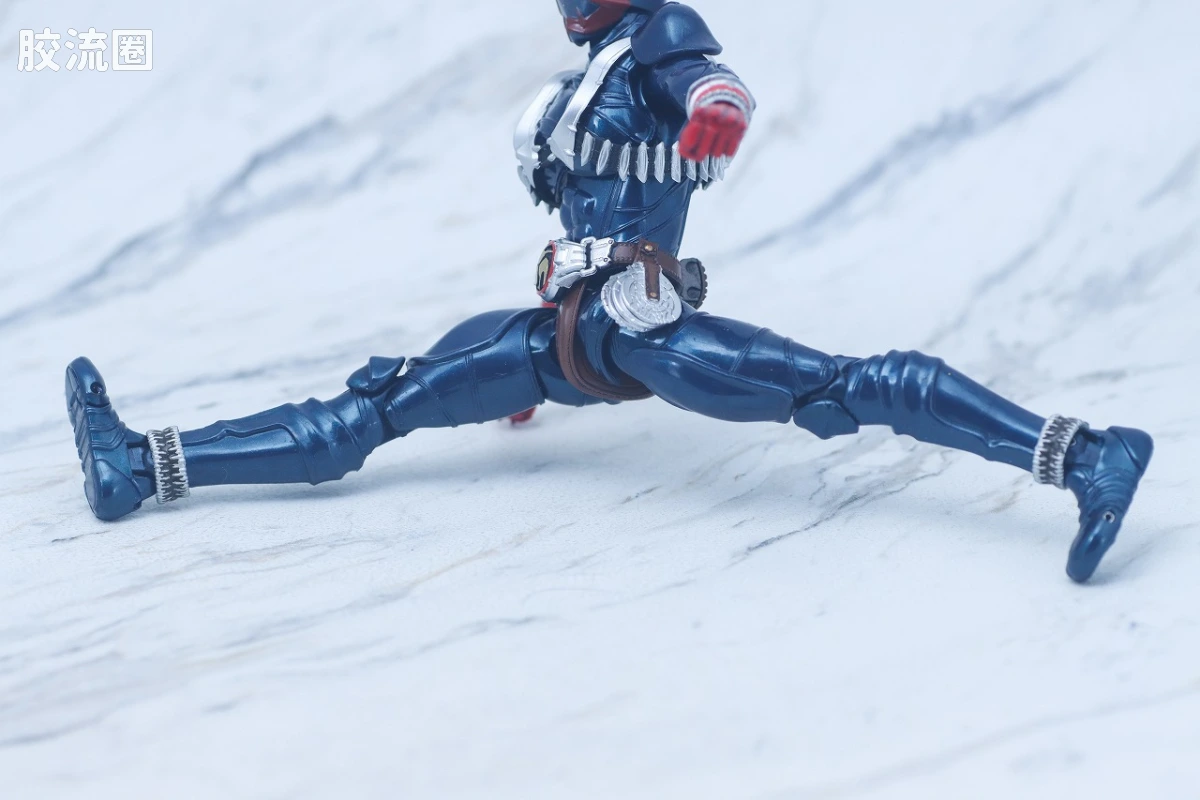 SHF 真骨雕假面骑士系列 假面骑士响鬼 20th Anniversary Ver. - 图片